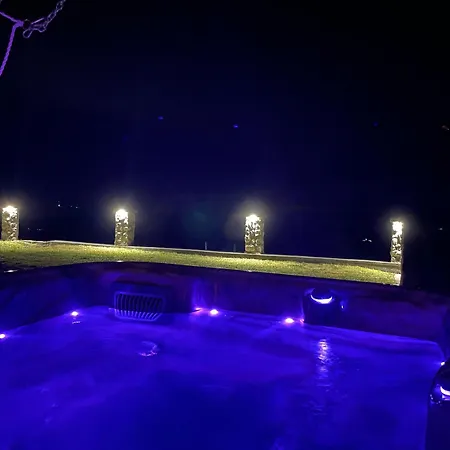 Dom wakacyjny Zerko - Vineyard With Sauna And Jacuzzi Free