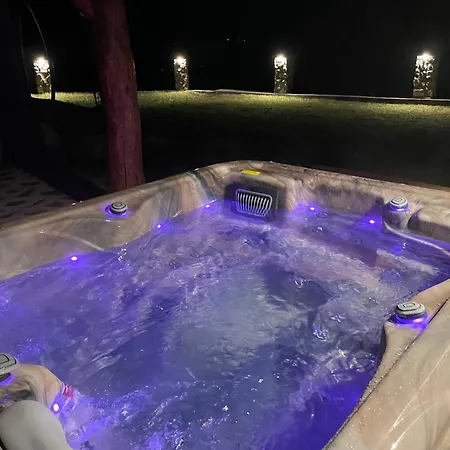 別荘 Zerko - Vineyard With Sauna And Jacuzzi Free *