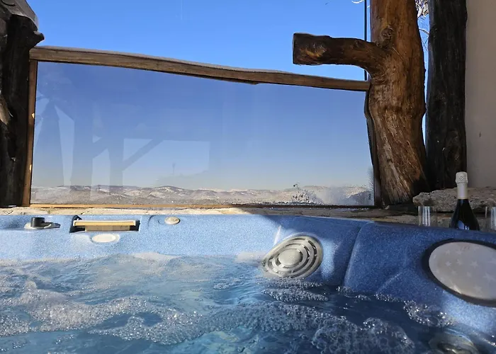 別荘 Zerko - Vineyard With Sauna And Jacuzzi Free Mirna