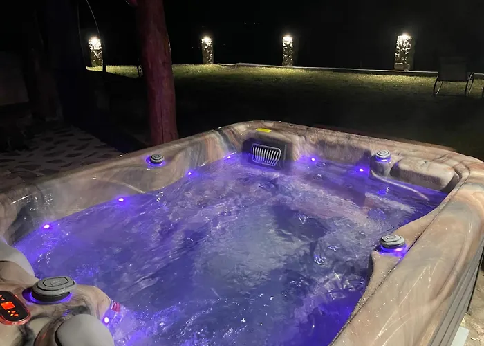 別荘 Zerko - Vineyard With Sauna And Jacuzzi Free *